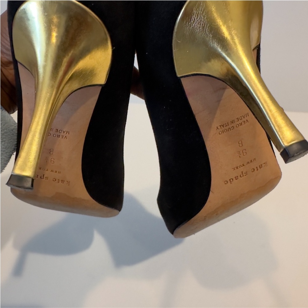 Kate Spade New York Women's suede pumps with Gold Heels - Picture 6 of 6